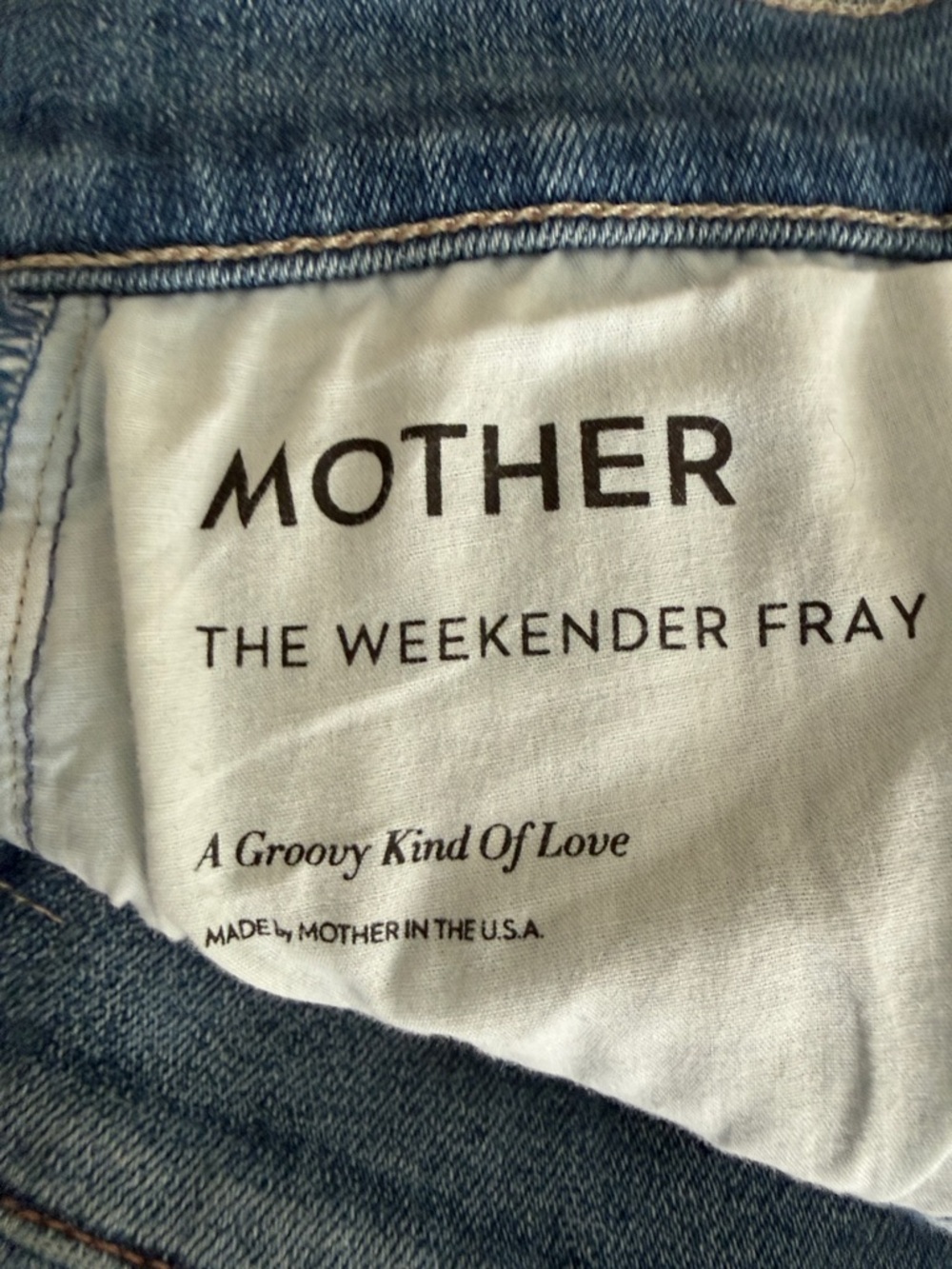 Mother The Weekender Fray Mid Rise Flare Jeans in A Groovy Kind of Love Size 28 - Picture 12 of 13
